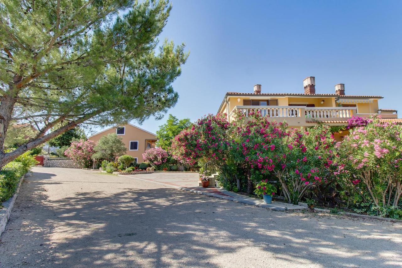 Apartmani Mavrinac Nerezine Bagian luar foto